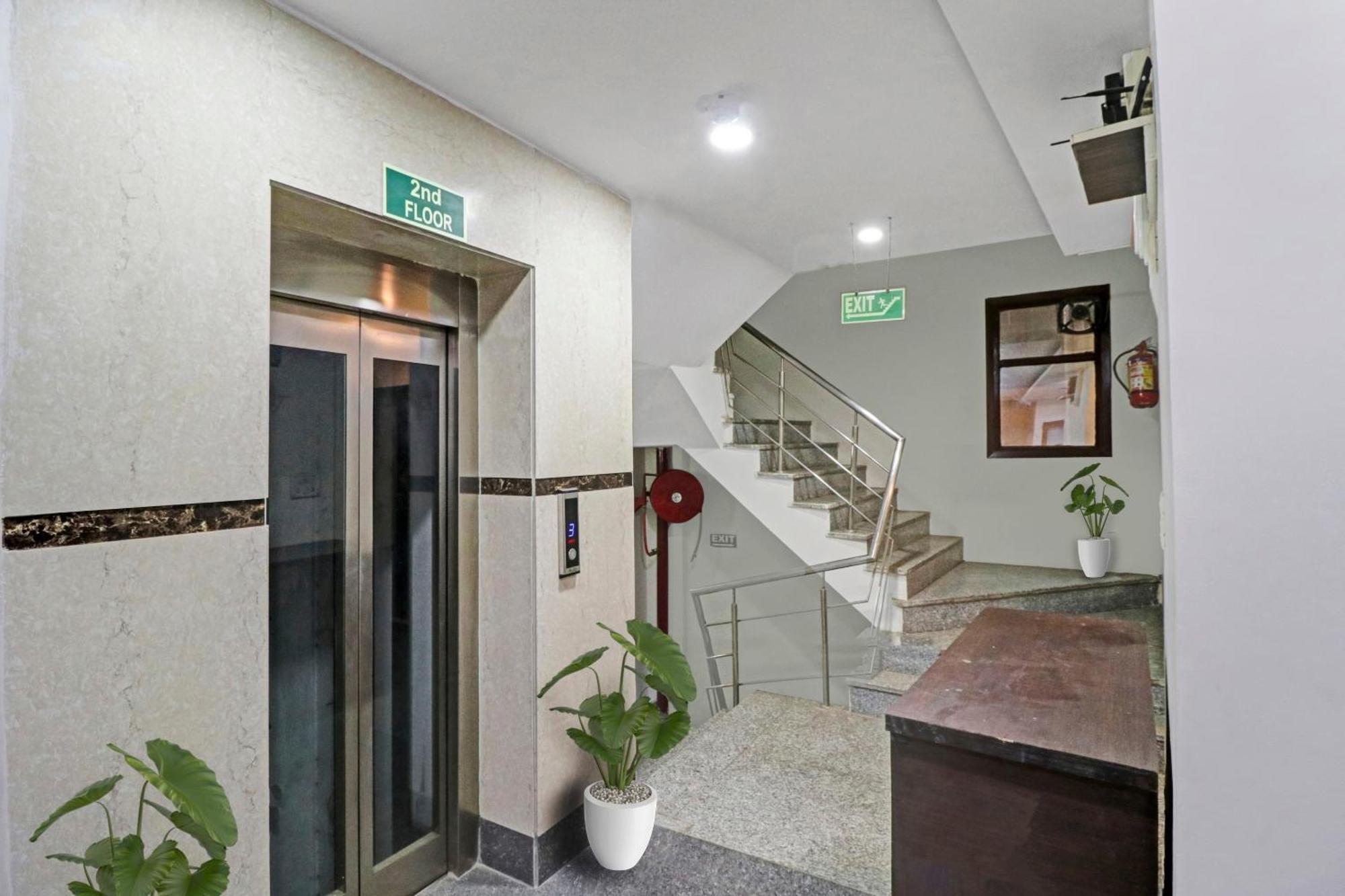 Hotel Stay House Neu-Delhi Exterior foto